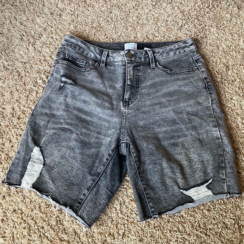 Women's Gray distressed high rise stretch Denim Shorts